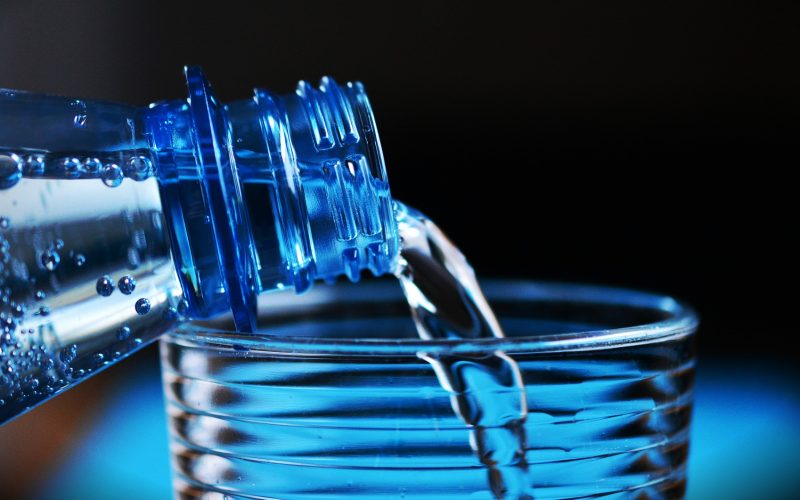 Bere troppa acqua fa male alla salute