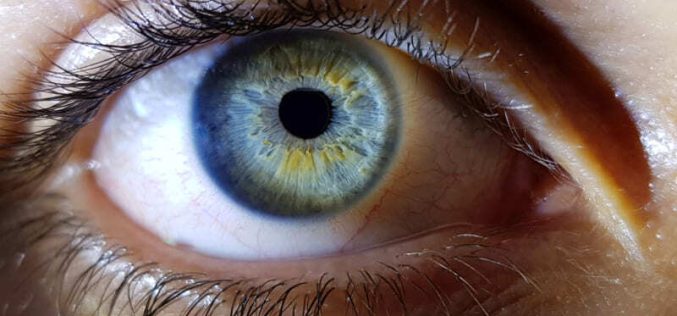 Occhi caleidoscopio cosa sono, le possibili cause e cosa fare